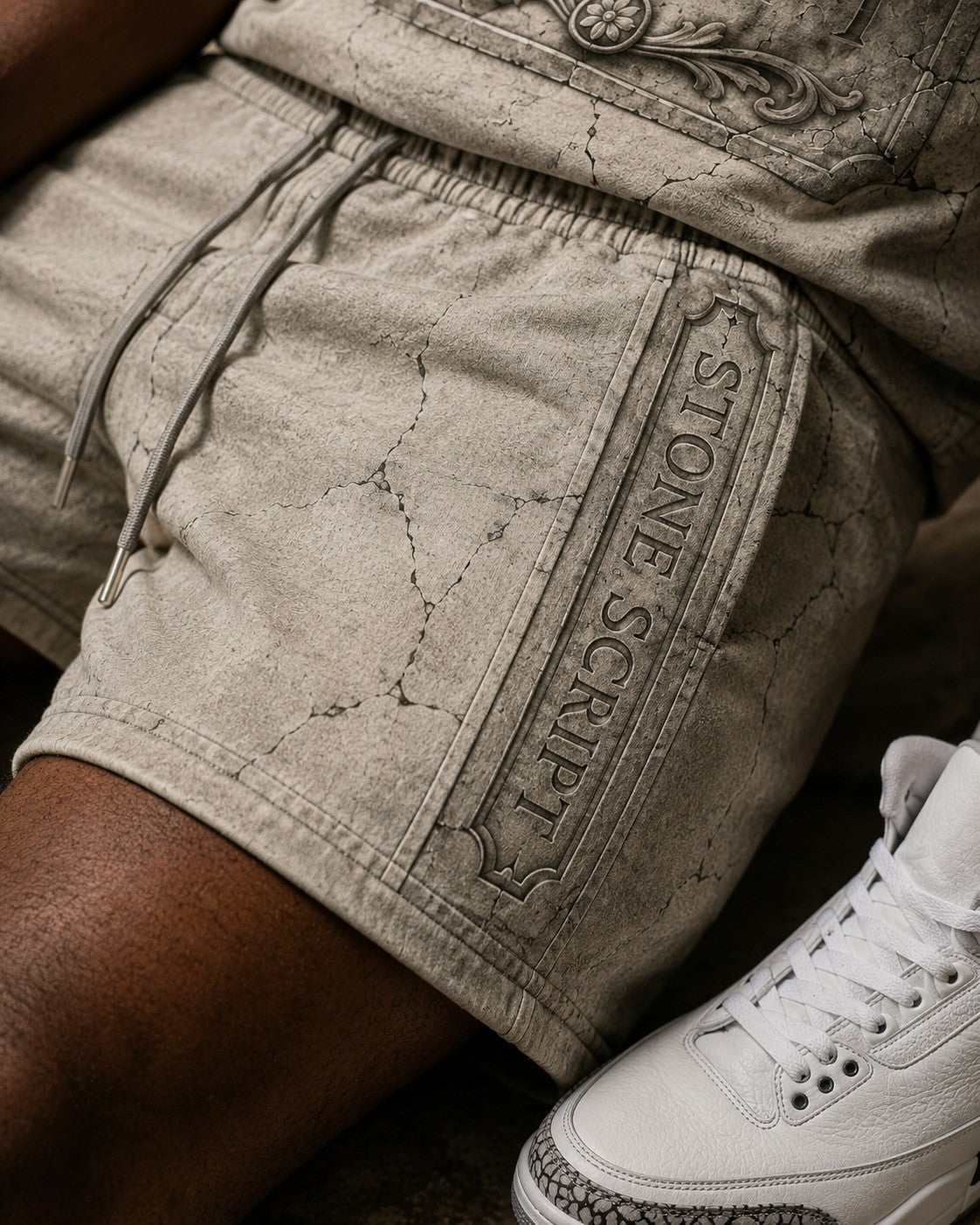 Grey/White Short Set, lifestyle 3
